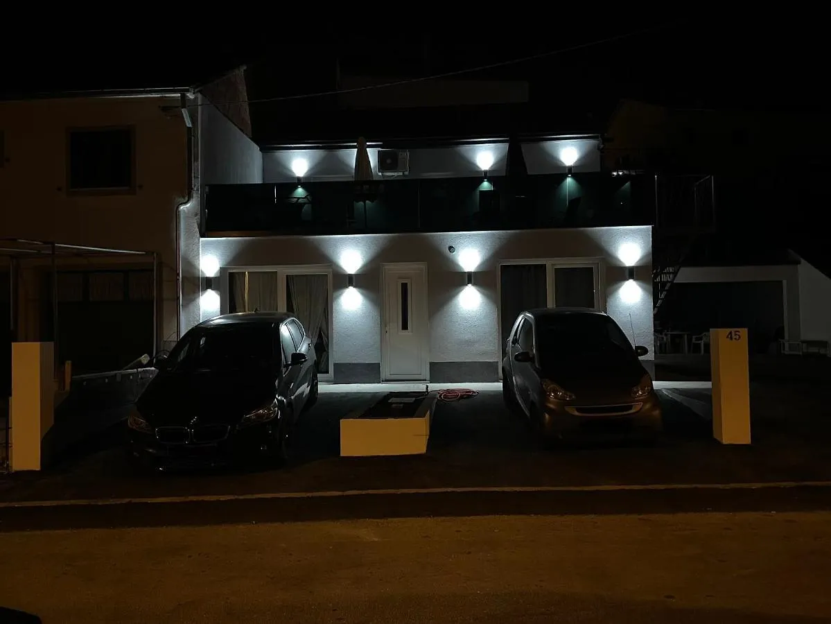 Apartment Matijas, 3 Bedroom Apt With Terrace And Parking Сплит 0*,  Хорватия