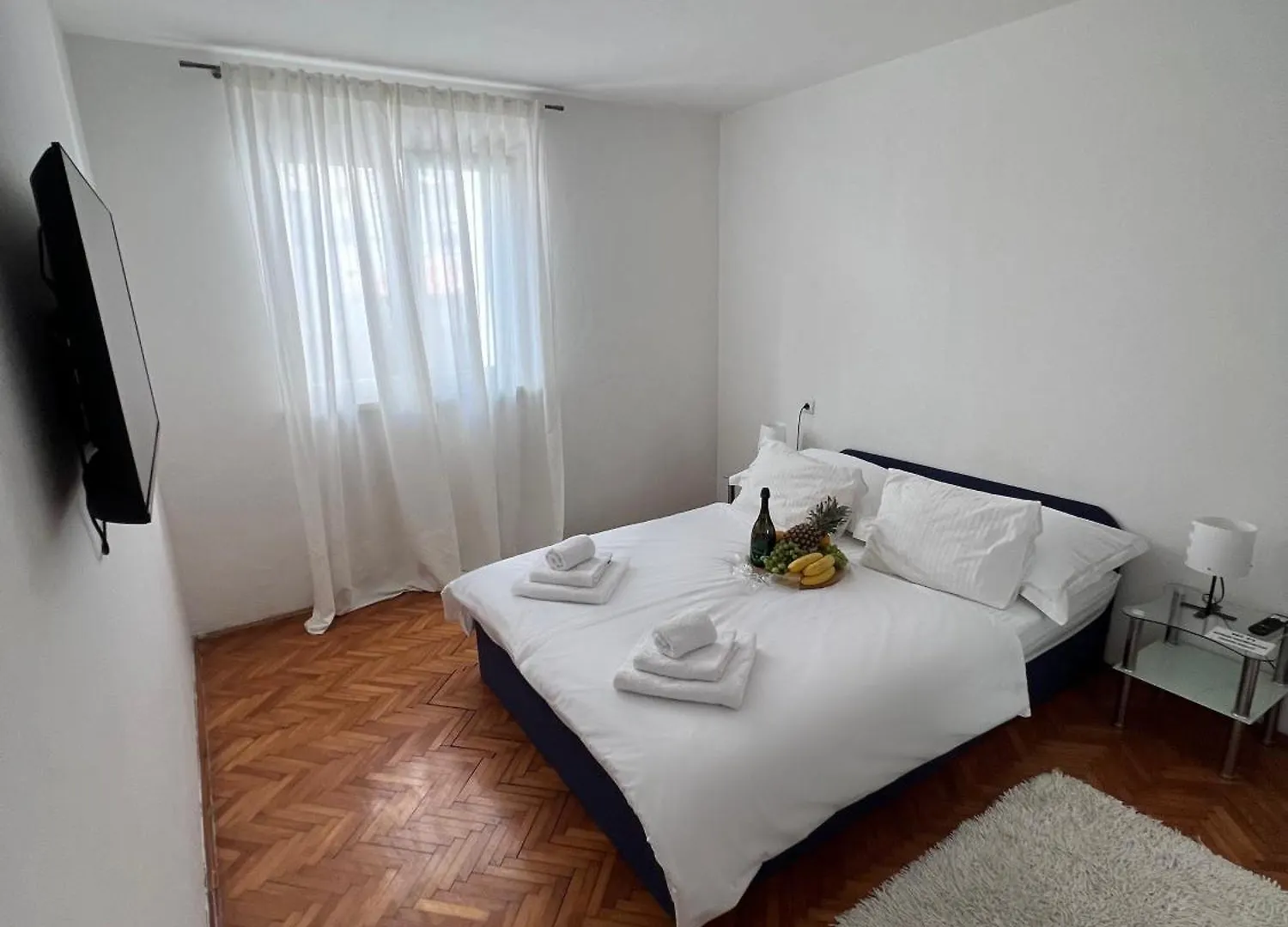 Apartment Matijas, 3 Bedroom Apt With Terrace And Parking Сплит